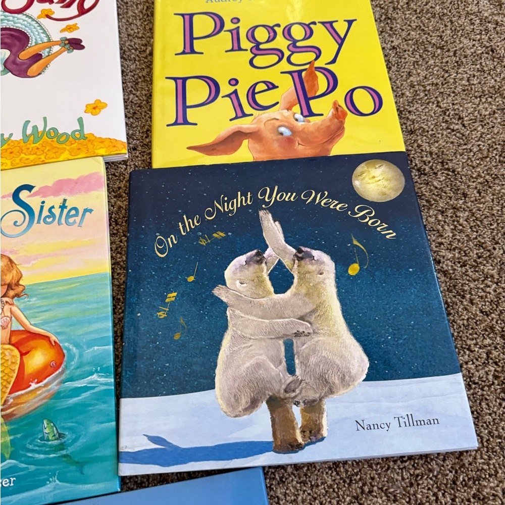 Children's Book Collection - Picture 3 of 8